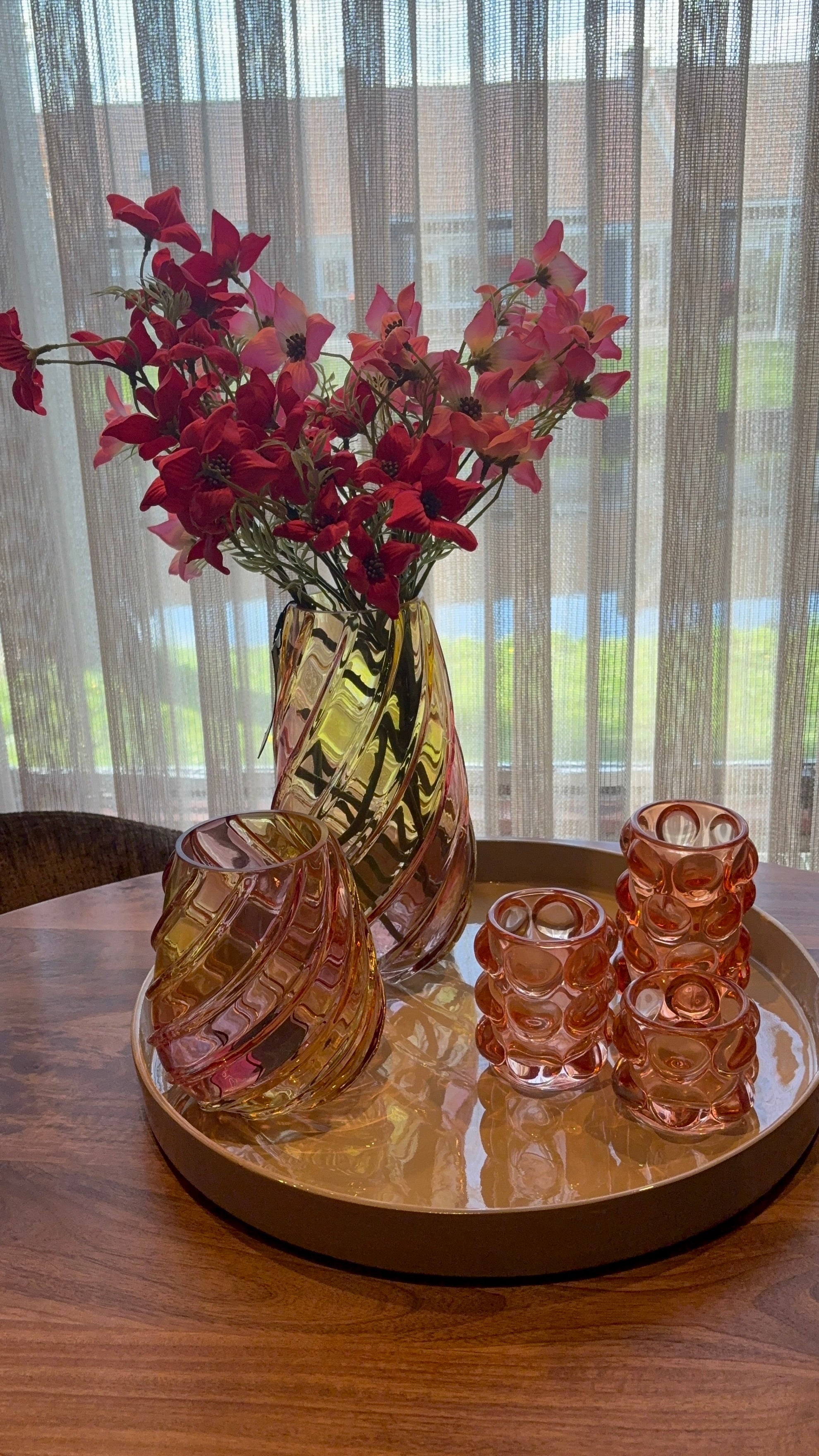 Swirl vaas kleur roze , geel , paars maat m colmore