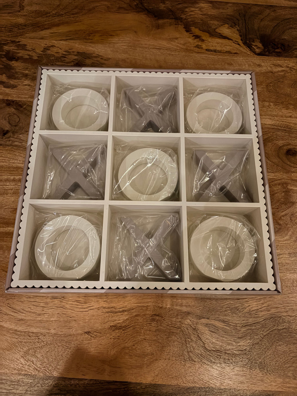 Tic tac toe housevitamin