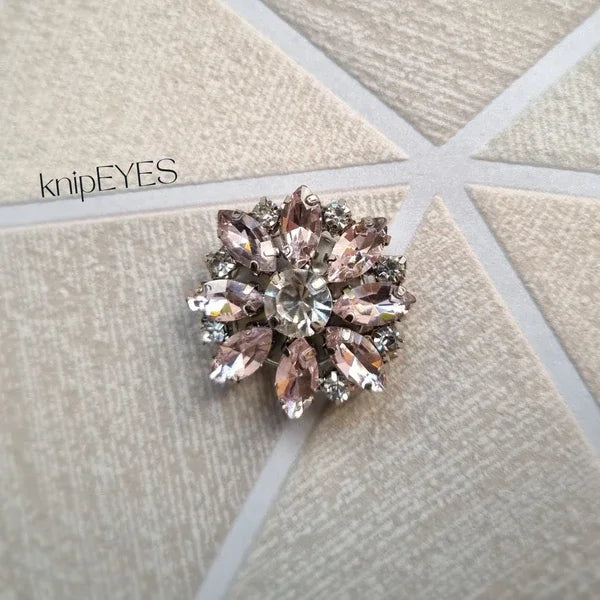 Knoopclip Diamond Flower Light Pink ♡ (per stuk)